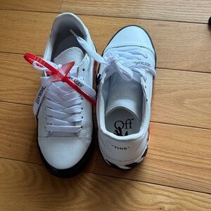 Off-White Men's White and Black Sneakers with Red Accent